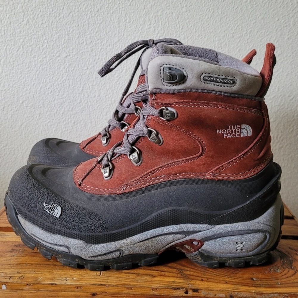 The North Face PrimaLoft Insulated Waterproof Boots Womens 7.5 Red Black Hiking